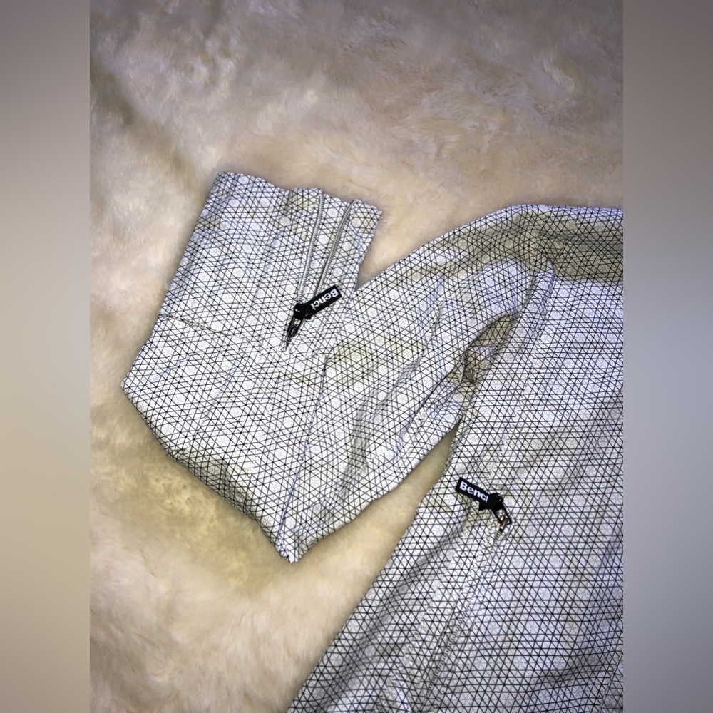 Bench Lightweight Jacket - Picture 3 of 10